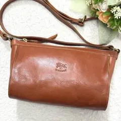 美品 イルビゾンテ ショルダーバッグ 斜め掛け ロゴ型押し ライトブラウン