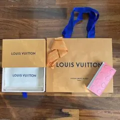 LOUIS VUITTON ショッピングバッグ とギフトボックス