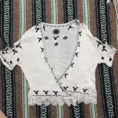 刺繍入り カシュクール風 半袖カーディガンのサムネイル