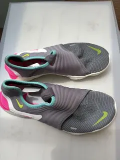 Nike スリッポン スニーカー グレー/ピンク/グリーン