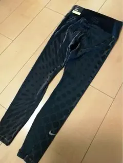 新品！定価14000円　ナイキ NIKE Mサイズ　レディース