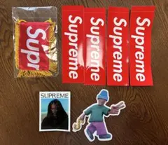 supreme ノベルティ　ペナント
