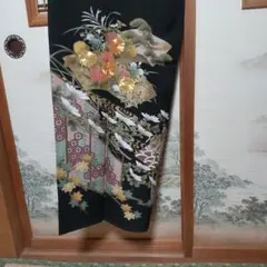 豪華黒留袖駒刺繍金彩正絹比翼仕立て