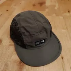The North Face ファイブパネルメッシュキャップ　ニュートープ