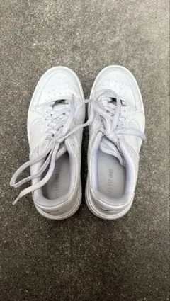Nike Air Force 1 ホワイトスニーカー