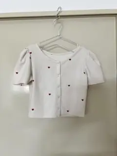 ems ハート刺繍×クリーム色パフスリーブTシャツ　カットソー　カーディガン