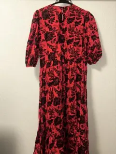 ZARA　赤と黒の花ビーズ刺繍フリル　ロングワンピース