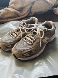 New Balance 725 グレー スニーカー