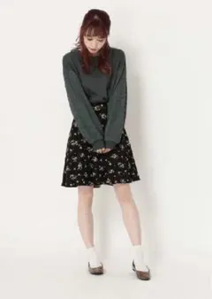 アース ミュージック＆エコロジー スカート ブラック 黒 花柄