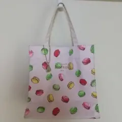 【送料無料】ラデュレ マカロン柄 ロゴ入り チャーム付き トートバッグ