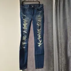 American Eagle スキニーデニム ダメージ加工のサムネイル