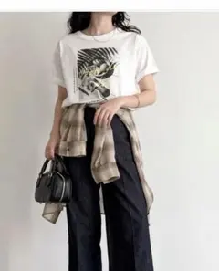 Fredy emue フォトプリント 半袖Tシャツ ホワイトのサムネイル