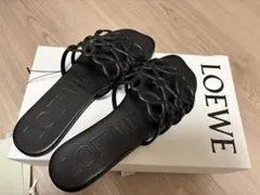 【未使用】LOEWE アナグラム ペタルサンダル 黒 38のサムネイル