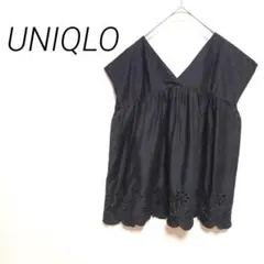 UNIQLO 黒いVネックフレアトップス　刺繍裾 M カジュアル　エレガント