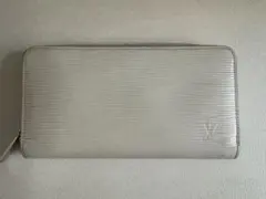 ルイヴィトン 小銭入れ エピ ジッピーコインパース ガレ ベージュ