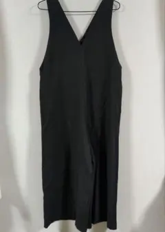 ブラック Vネック サロペット ワイドパンツ