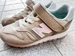 New Balance ベージュ ピンク スニーカー