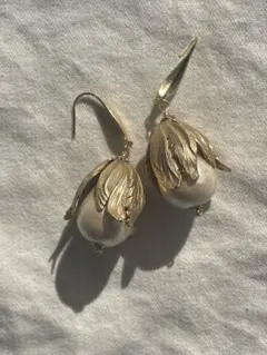 イヤアクセ「素材を楽しむ　たわわな蕾」