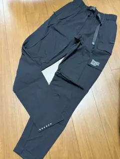 Deus ナイロンパンツ