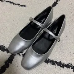 Dessin シルバー ストラップパンプス