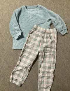 ユニクロ　水色フリースパジャマ 110cm チェック柄