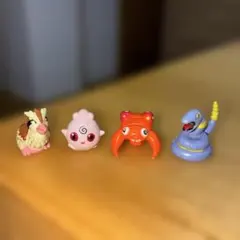 【当時物】ポケモン超ミニフィギュア4点セット　ポッポ、パラセクト、アーボ、、