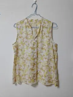 BEAMS　ノースリーブ　ブラウス　花柄のサムネイル
