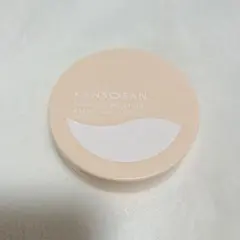 乾燥さん 保湿力スキンケアバームファンデーション 01 ライトベージュ　パフあり