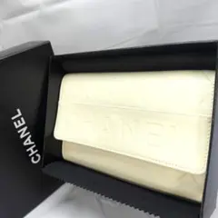 美品 シャネル 二つ折り 財布 カーフレザー ホワイト CHANEL