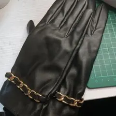 レザー手袋 ゴールドチェーン付き 黒