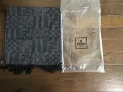 FENDI ウールマフラー グレー ロゴ入り