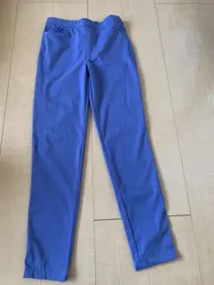 スキニーパンツ　〈ワークマン〉