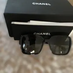 GWスペシャルCHANEL ブラック サングラス ケース付きのサムネイル