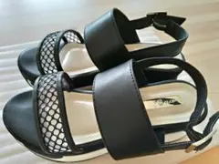 ・ 新品未使用 サンダル レディース 靴 黒 厚底 23 S