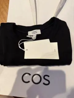 完売品 コス COS スリムフィットリブTシャツ 黒 Sサイズのサムネイル