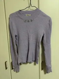 axes femme ランダムビジュー装飾ニット　長袖