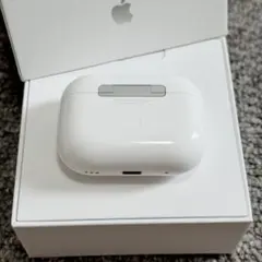 Apple AirPods Pro 第二世代 充電ケース　ライトニング充電　71