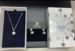 美品　スワロフスキー　ネクレス・イヤリングセット