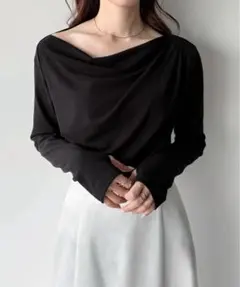 【ほぼ未使用】薄手ドレープトップス