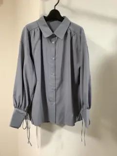マ*マ様 未使用品　ブルーグレー 長袖 袖口リボン　ブラウス　フリーサイズ