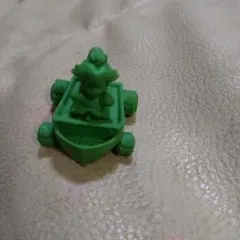 緑色スーパーマリオのキャラクターデザイン