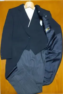 Miyukitex 燕尾服 黒 ストライプパンツ付き