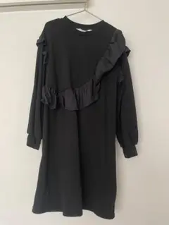 H&M フリル付き黒長袖ワンピース