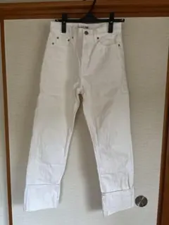 ユニクロ　jwanderson ハイライズスリムフィットストレートジーンズ