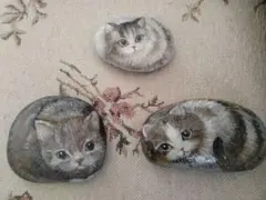 石猫　ハンドメイド　3匹のねこ インテリア　猫アート　福猫(=^・^=)