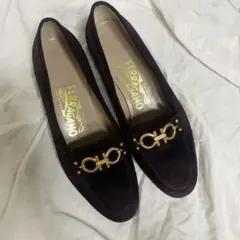 美品【サルヴァトーレフェラガモ】25.5cm/モカシン/ローファー/スエード モカシン - ウィメンズ | Ferragamo