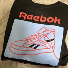 Reebok ブラック トレーナー 新品タグ付き　M