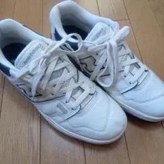 お値下げします。New Balance 550 ホワイト ネイビー 27cmのサムネイル