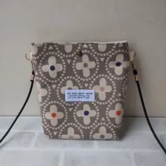 ハンドメイド ちょっとそこまでショルダー グレー フラワー