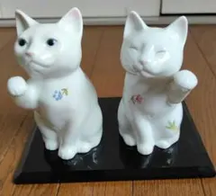 Noritake 猫の置物 招き猫(小) 花柄　セット 陶器製 飾り台付のサムネイル
